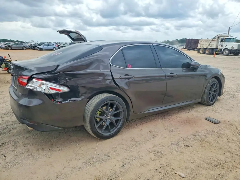 2018 TOYOTA CAMRY LE  