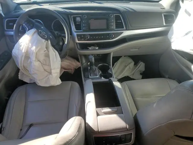 2017 TOYOTA HIGHLANDER LE  