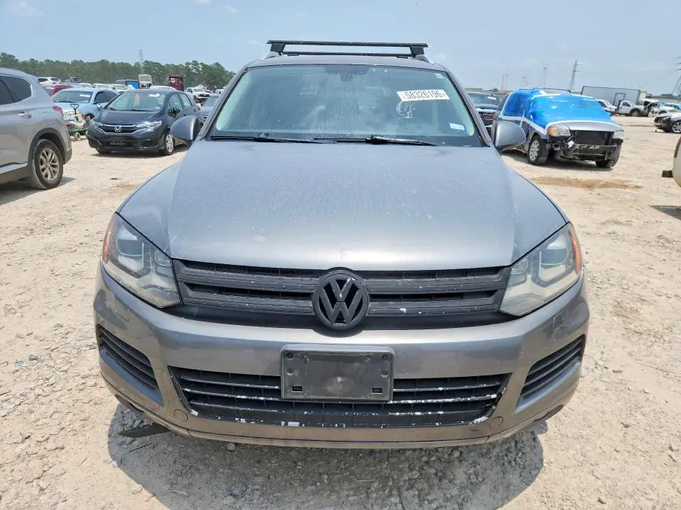 2011 VOLKSWAGEN TOUAREG V6  