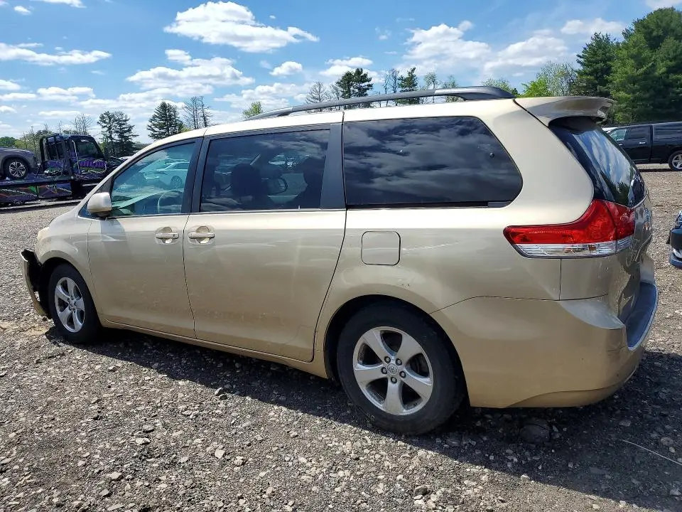 2011 TOYOTA SIENNA LE  