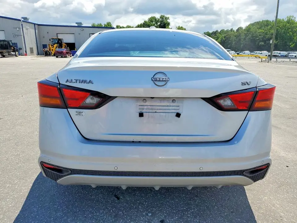 2023 NISSAN ALTIMA SV  