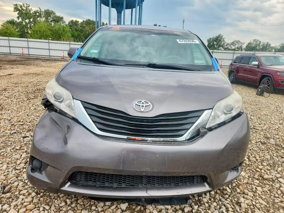 2011 TOYOTA SIENNA LE  