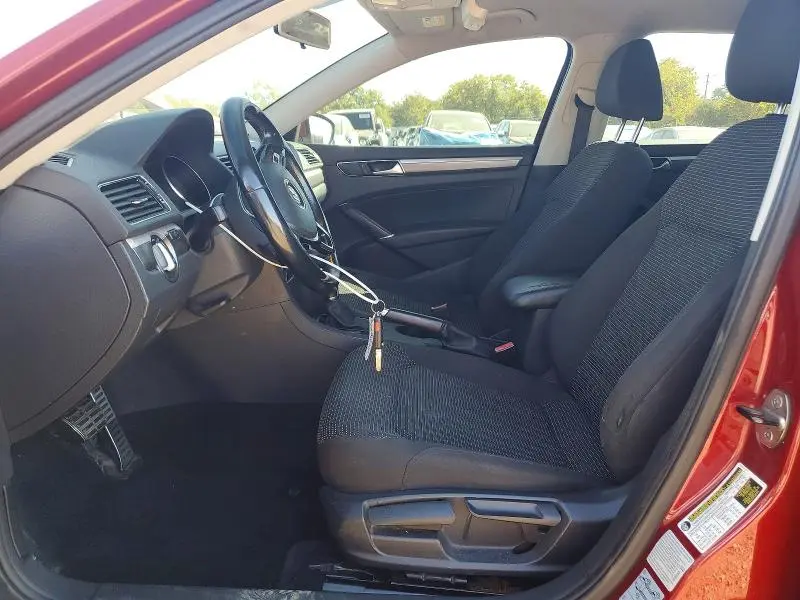 2016 VOLKSWAGEN PASSAT S  
