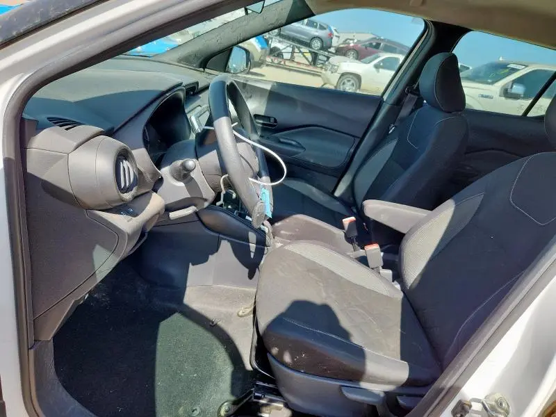2019 NISSAN KICKS S  