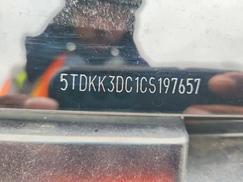 2017 TOYOTA SIENNA XLE  