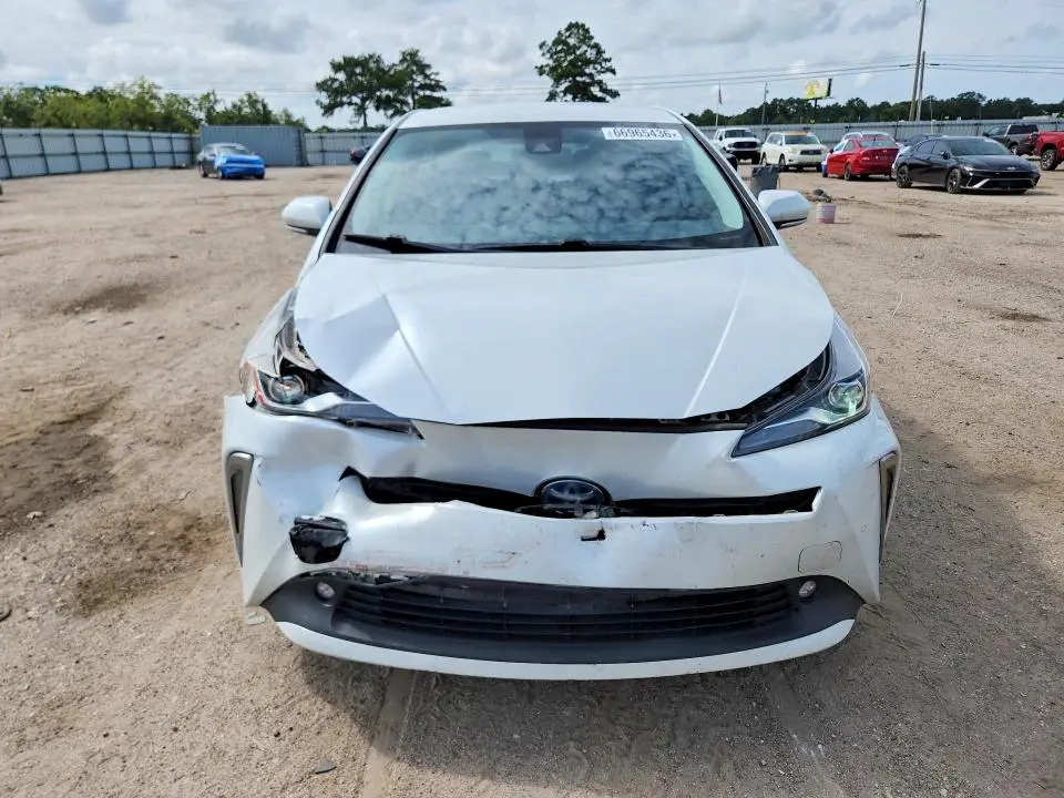 2021 TOYOTA PRIUS LE AWD-E  