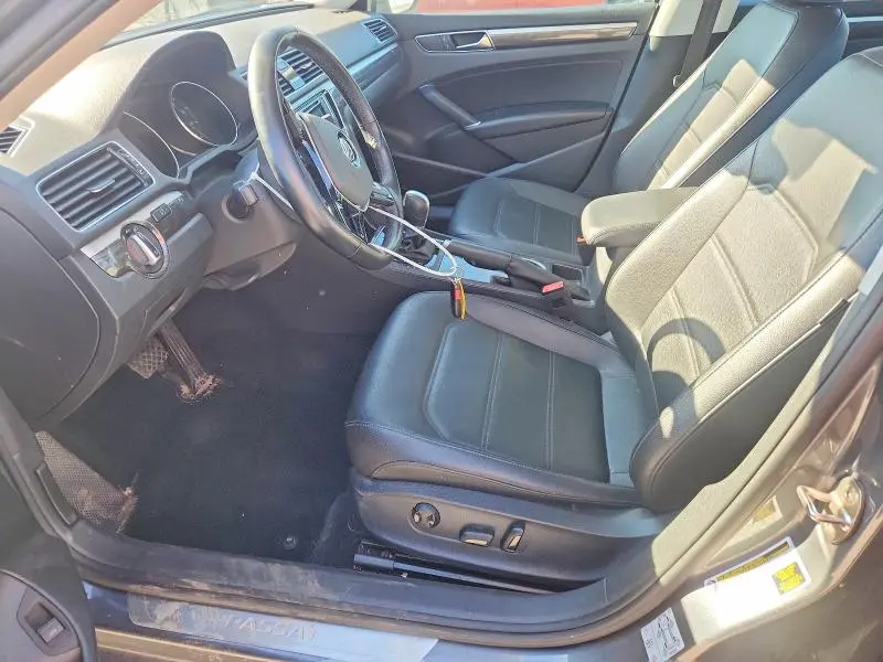 2018 VOLKSWAGEN PASSAT SE  