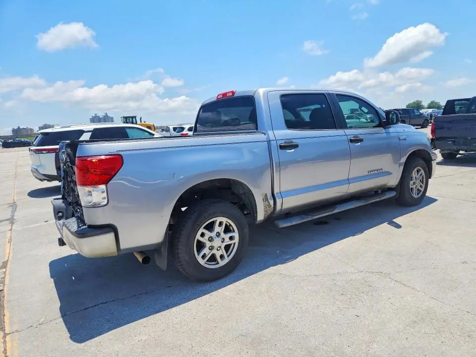2013 TOYOTA TUNDRA CREWMAX SR5  