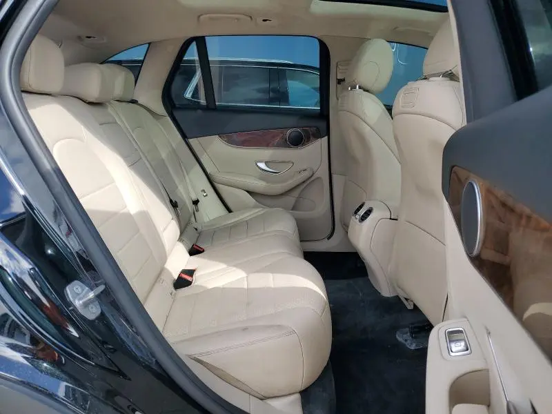 2018 MERCEDES-BENZ GLC 300  