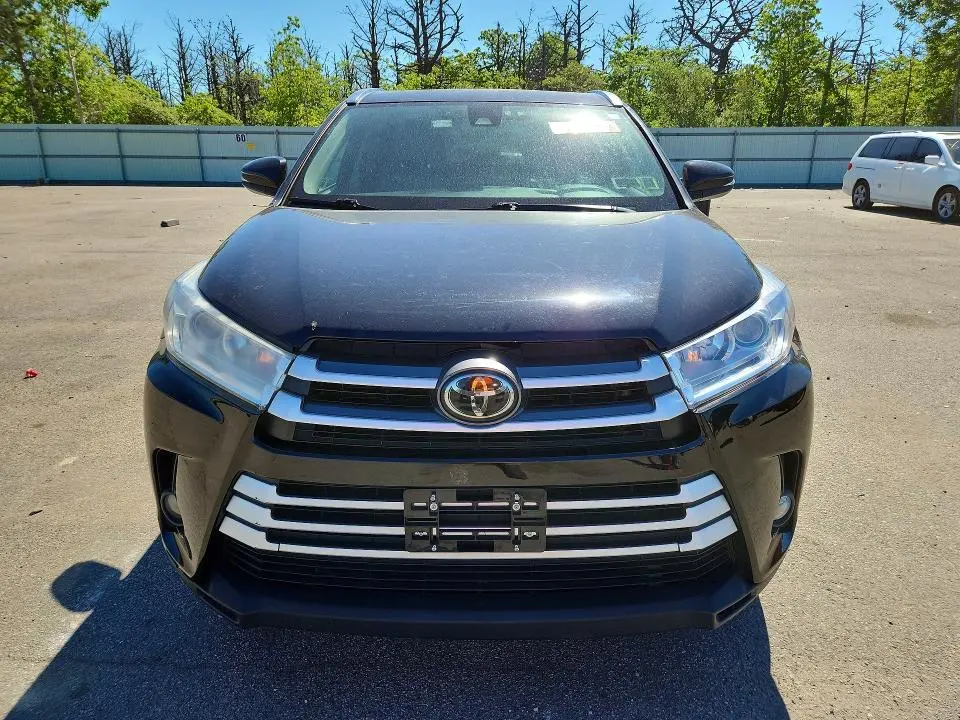 2019 TOYOTA HIGHLANDER XLE  