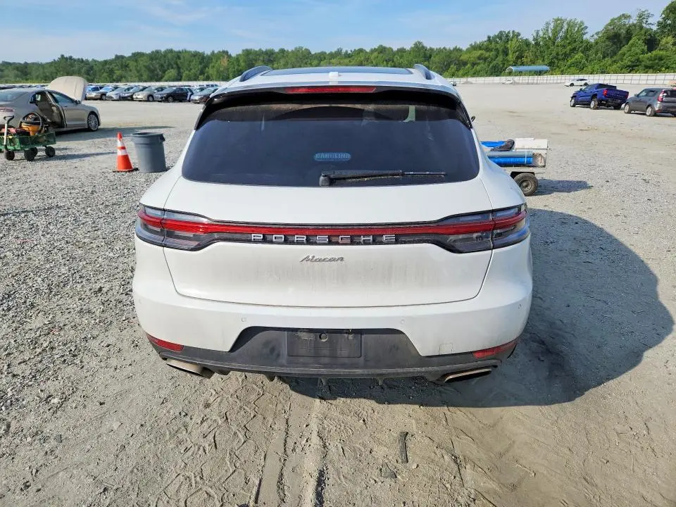 2019 PORSCHE MACAN   