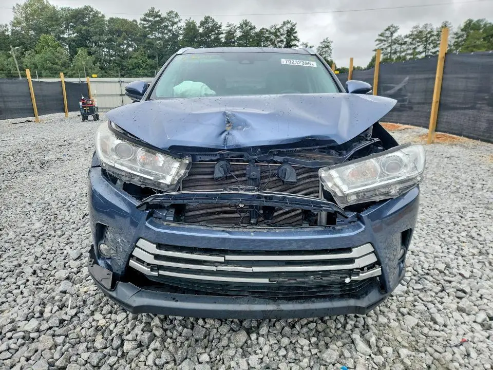 2019 TOYOTA HIGHLANDER XLE  