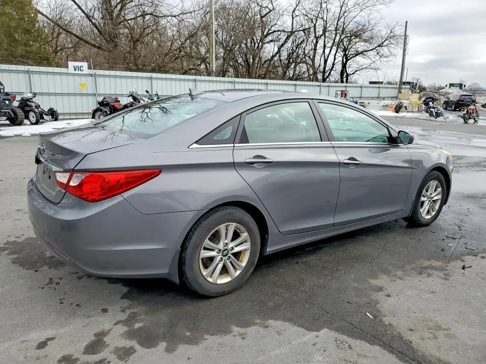 2012 HYUNDAI SONATA GLS  