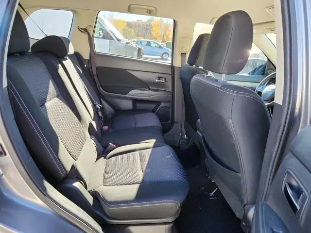 2018 MITSUBISHI OUTLANDER SE  