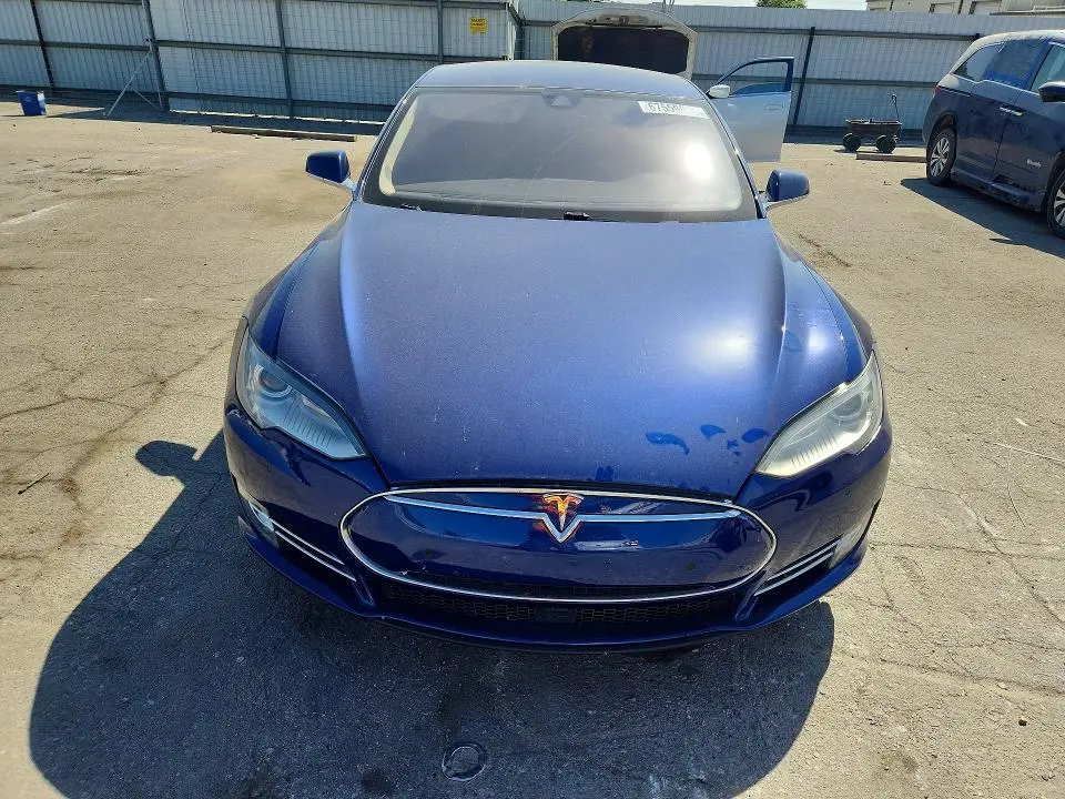 2015 TESLA MODEL S 85D  