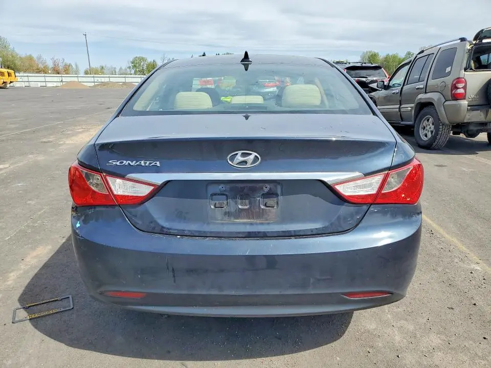 2011 HYUNDAI SONATA GLS  