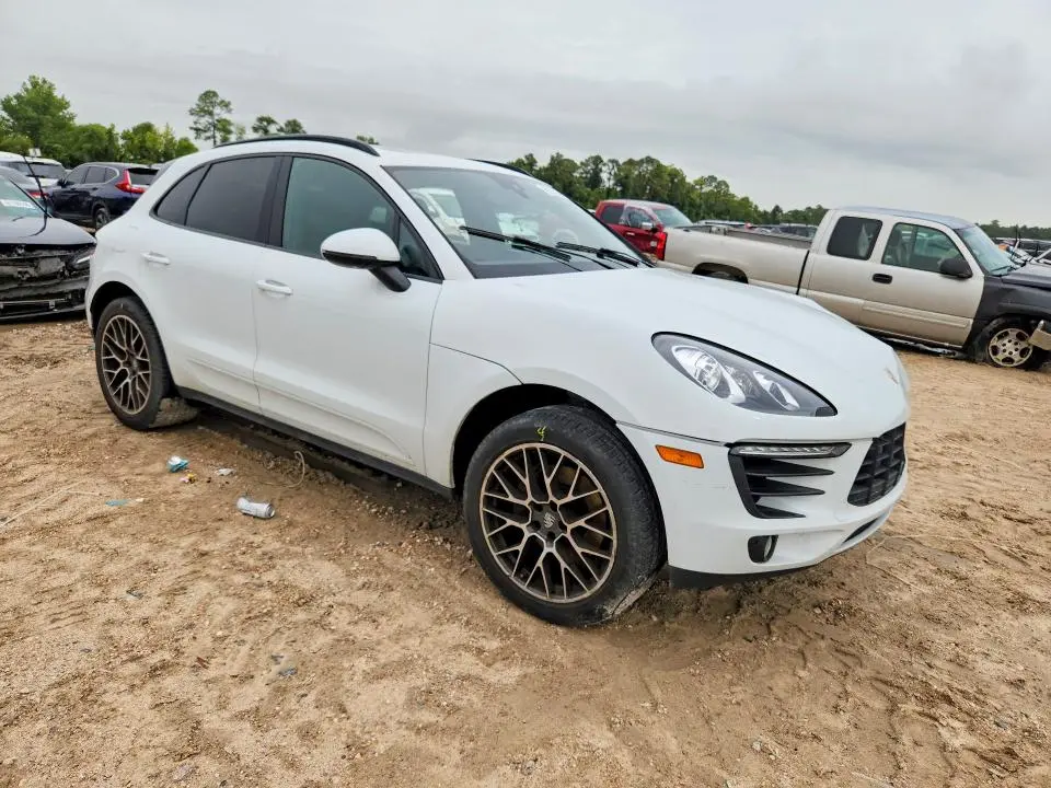 2018 PORSCHE MACAN   