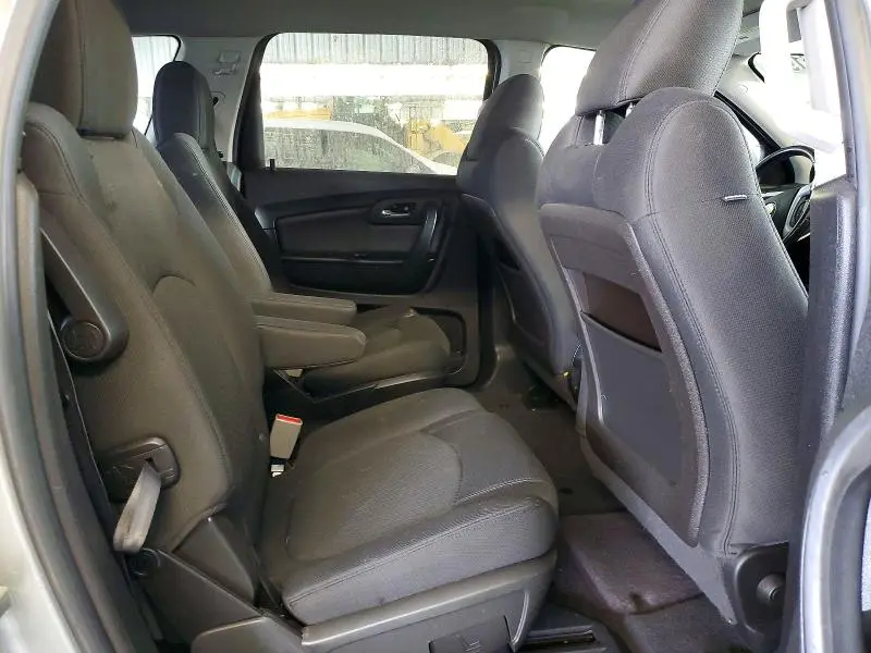 2011 CHEVROLET TRAVERSE LT  