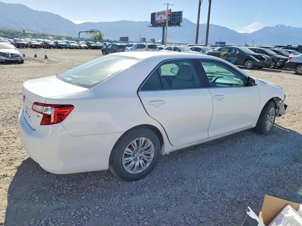 2014 TOYOTA CAMRY LE  