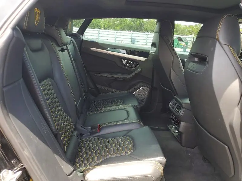 2020 LAMBORGHINI URUS   