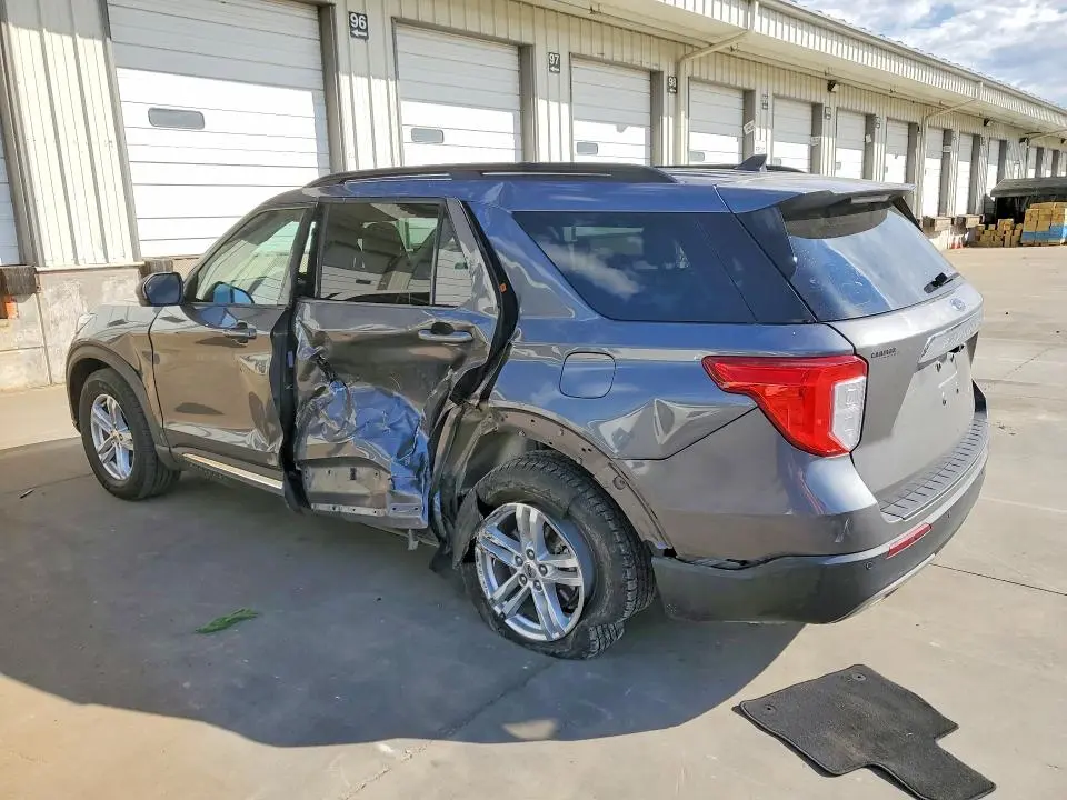 2022 FORD EXPLORER XLT  