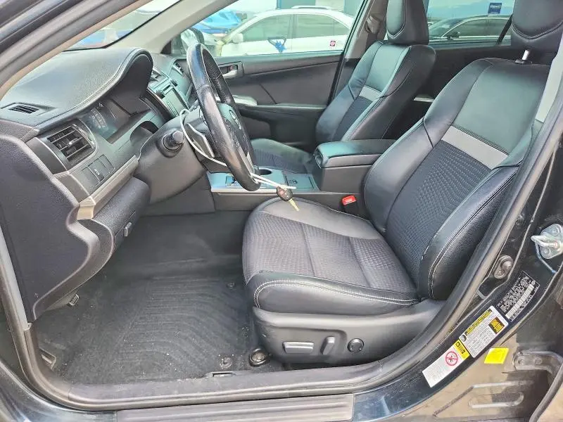 2012 TOYOTA CAMRY SE  