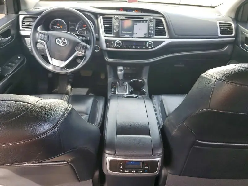 2017 TOYOTA HIGHLANDER XLE  