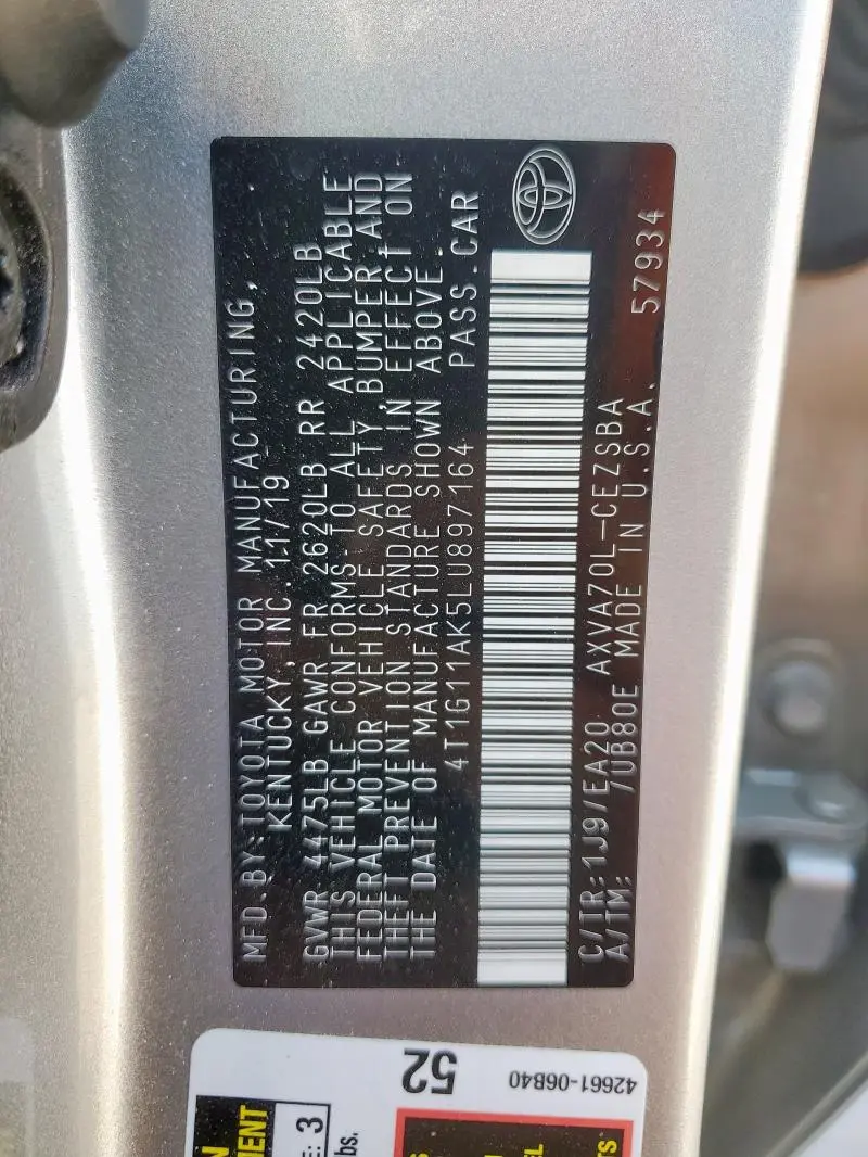 2020 TOYOTA CAMRY SE  