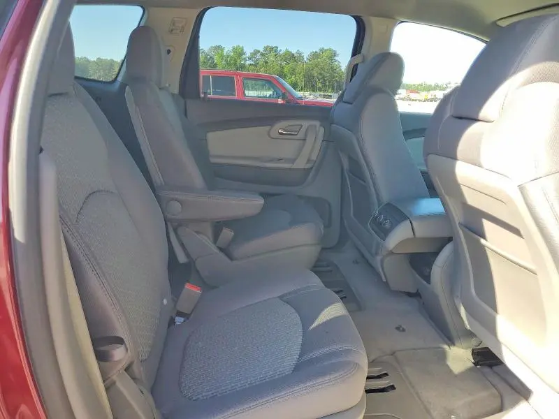 2011 CHEVROLET TRAVERSE LT  