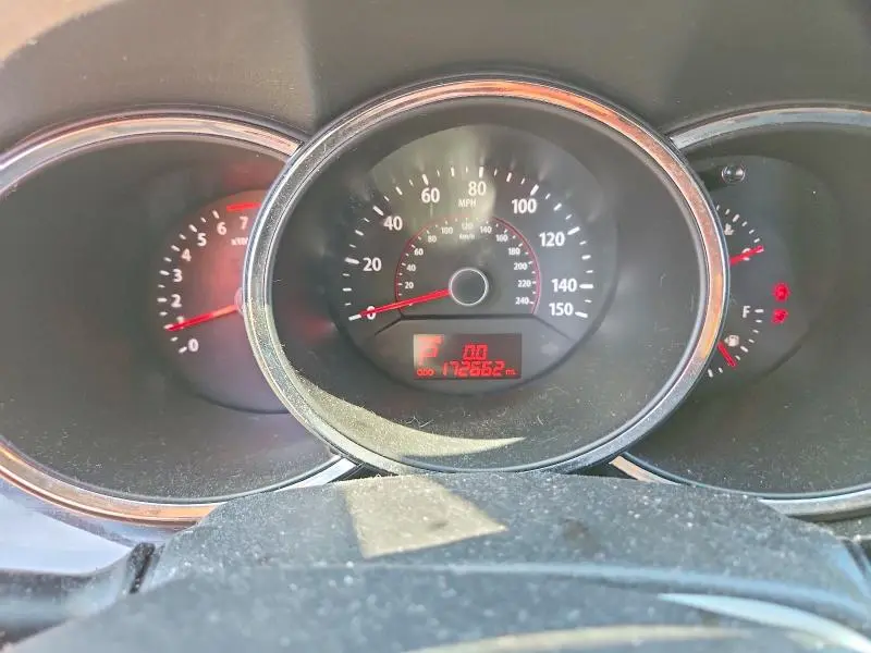 2011 KIA SORENTO LX  