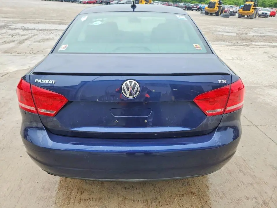 2015 VOLKSWAGEN PASSAT S  