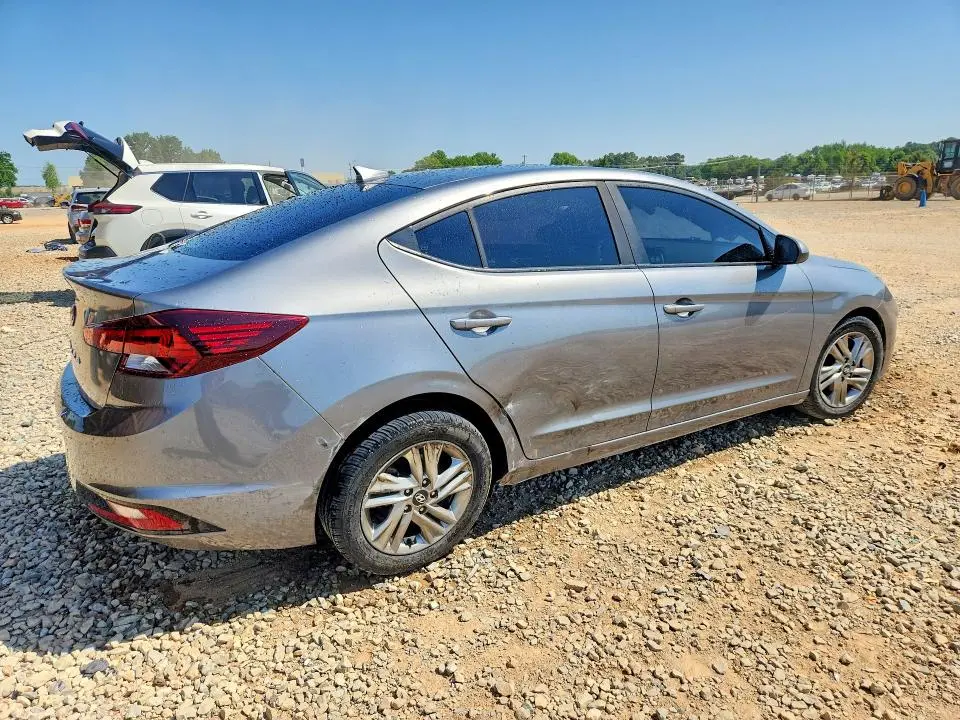 2019 HYUNDAI ELANTRA SEL  