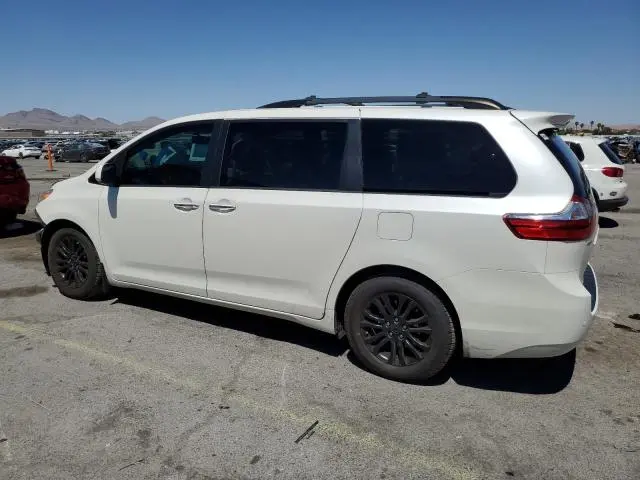 2016 TOYOTA SIENNA XLE  