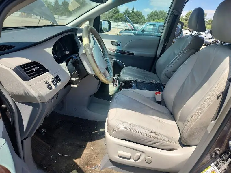 2011 TOYOTA SIENNA XLE 8-PASSENGER  