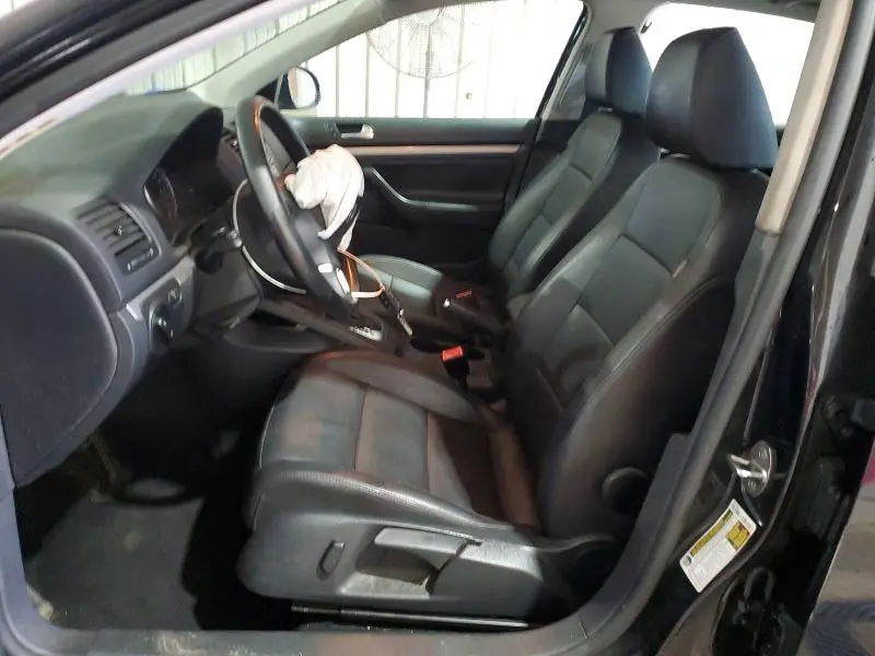 2010 VOLKSWAGEN JETTA LIMITED  