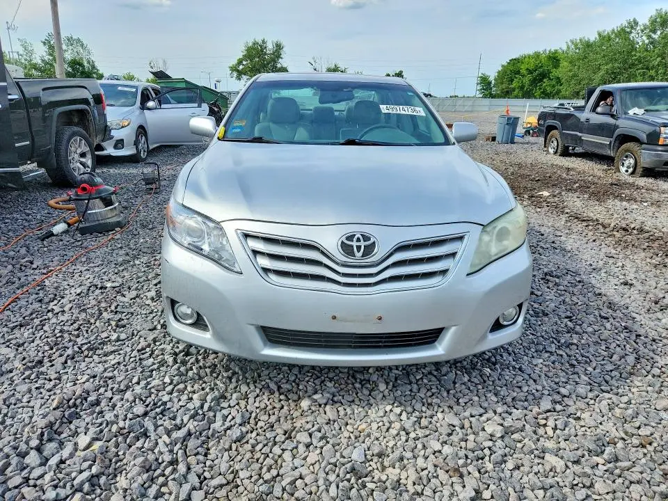 2010 TOYOTA CAMRY XLE V6  