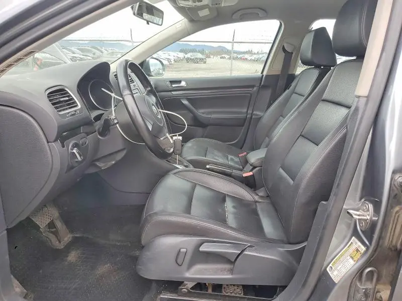 2010 VOLKSWAGEN JETTA SE  