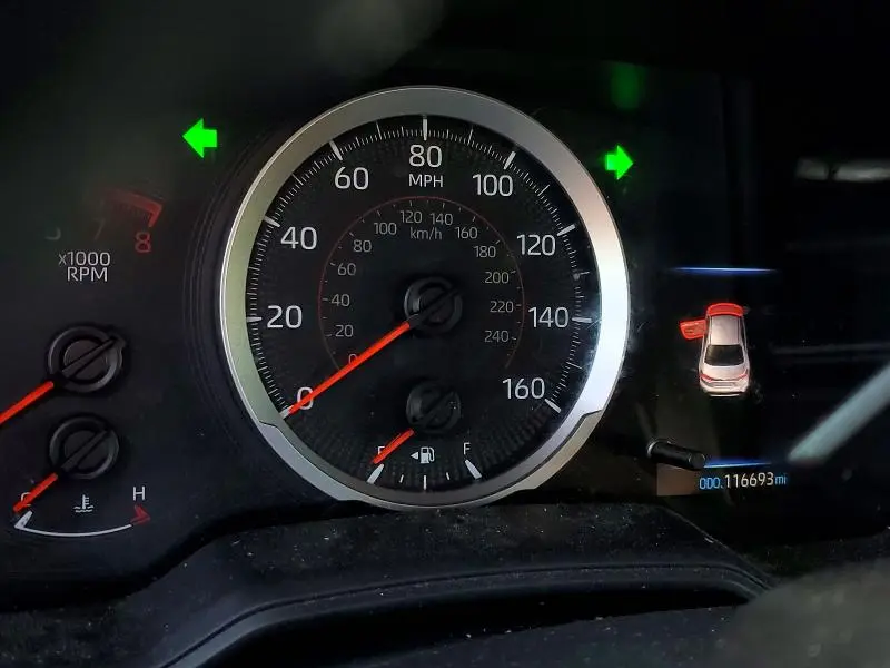 2021 TOYOTA COROLLA SE  