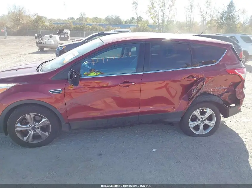 2015 FORD ESCAPE SE