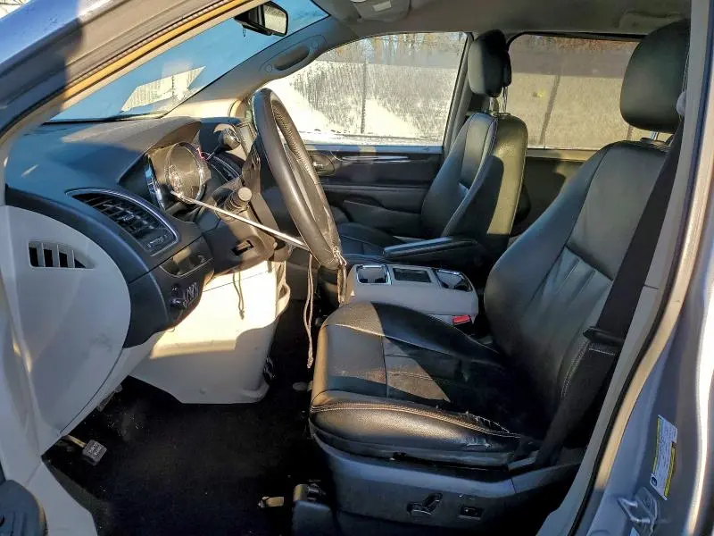 2013 CHRYSLER TOWN & COUNTRY TOURING  