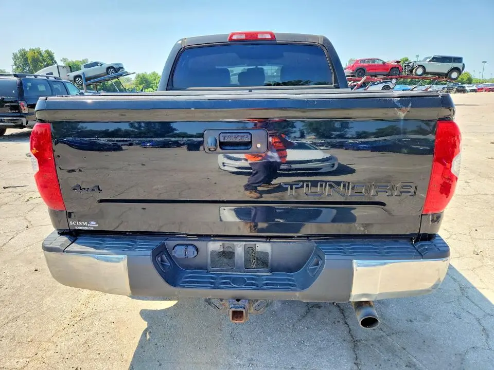 2015 TOYOTA TUNDRA SR5  