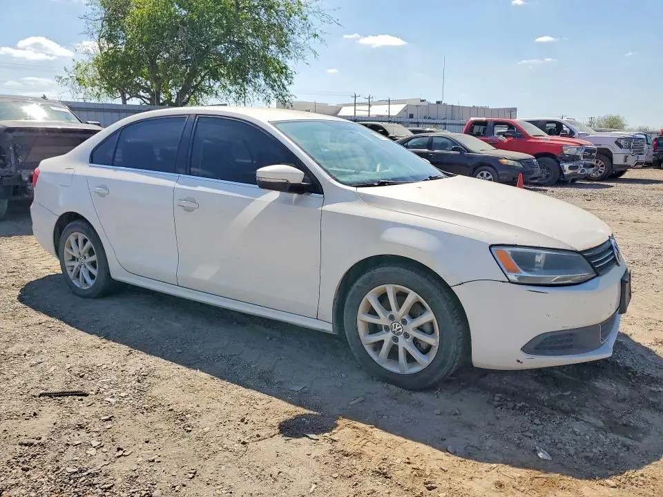 2013 VOLKSWAGEN JETTA SE  
