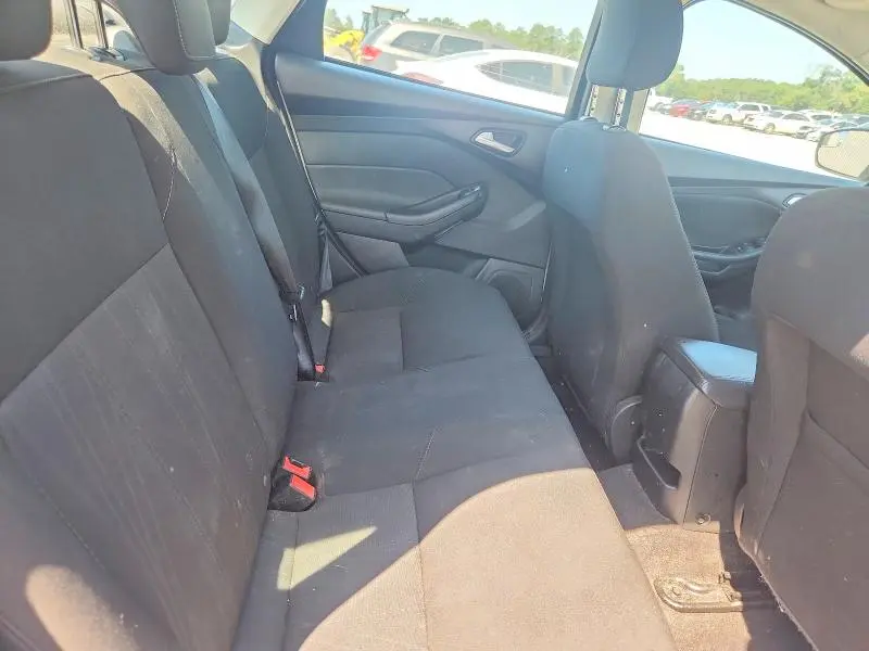 2018 FORD FOCUS SE  