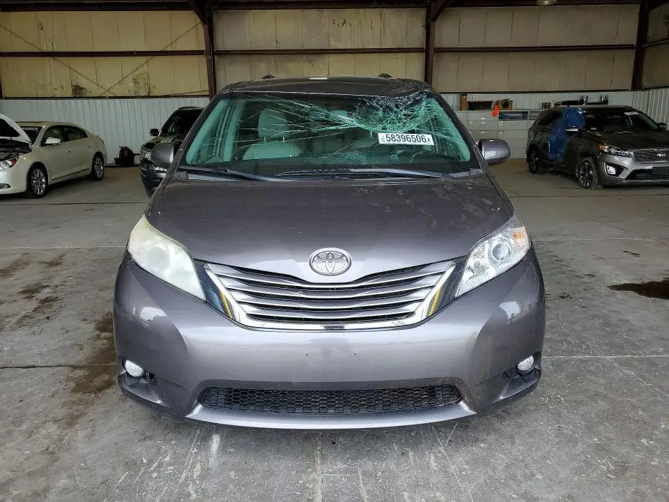 2017 TOYOTA SIENNA XLE 8-PASSENGER  