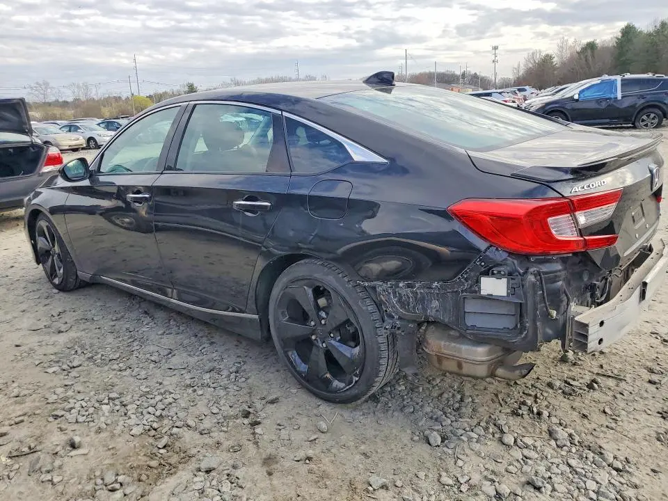 2019 HONDA ACCORD TOURING  