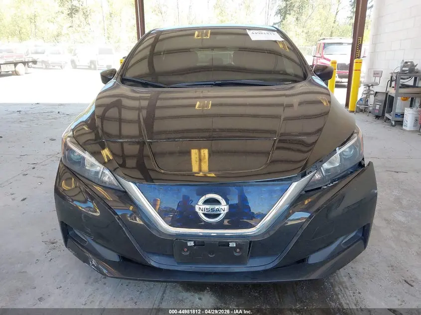 2022 NISSAN LEAF SV 40 KWH