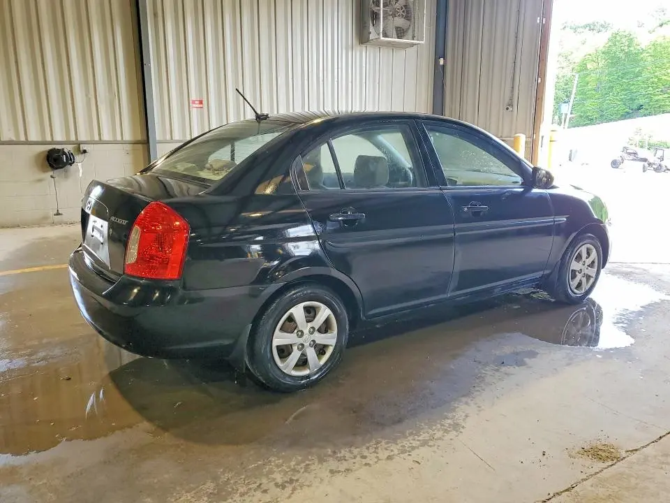 2011 HYUNDAI ACCENT GLS  