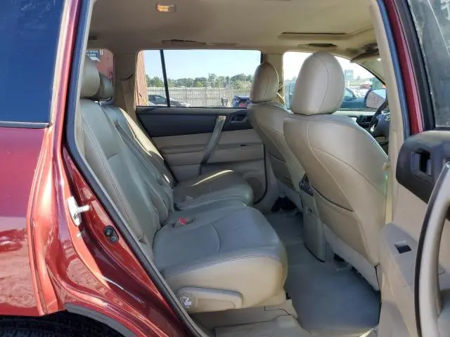 2010 TOYOTA HIGHLANDER SE  