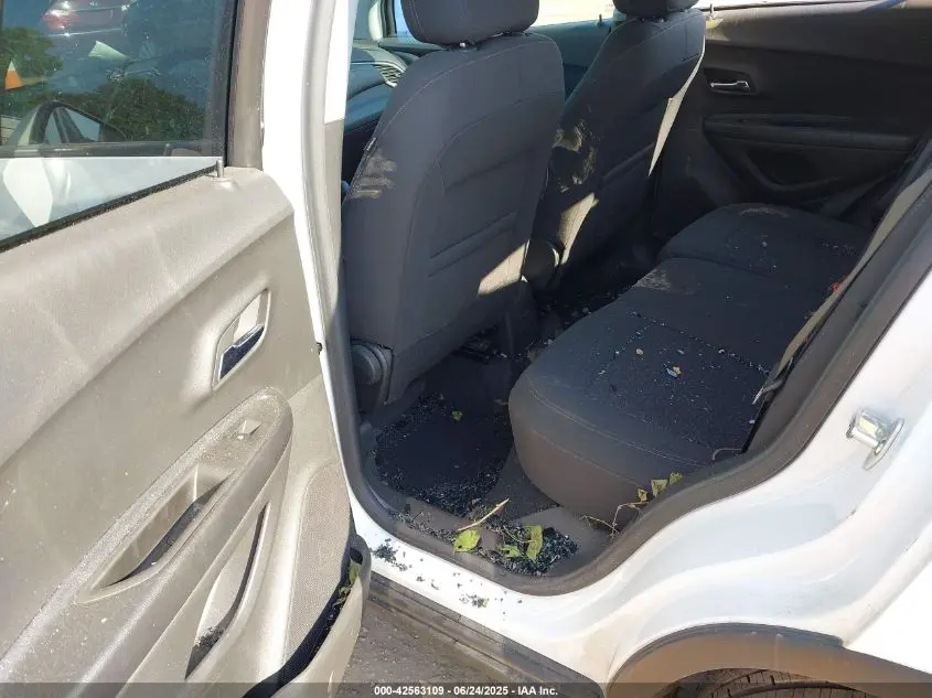 2022 CHEVROLET TRAX AWD LS