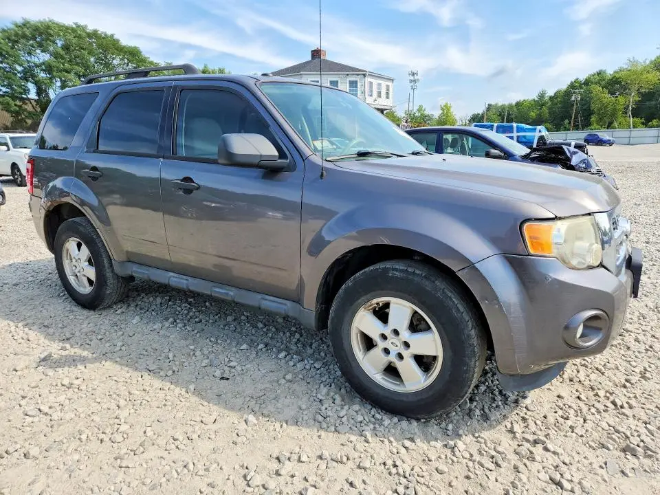 2011 FORD ESCAPE XLT  